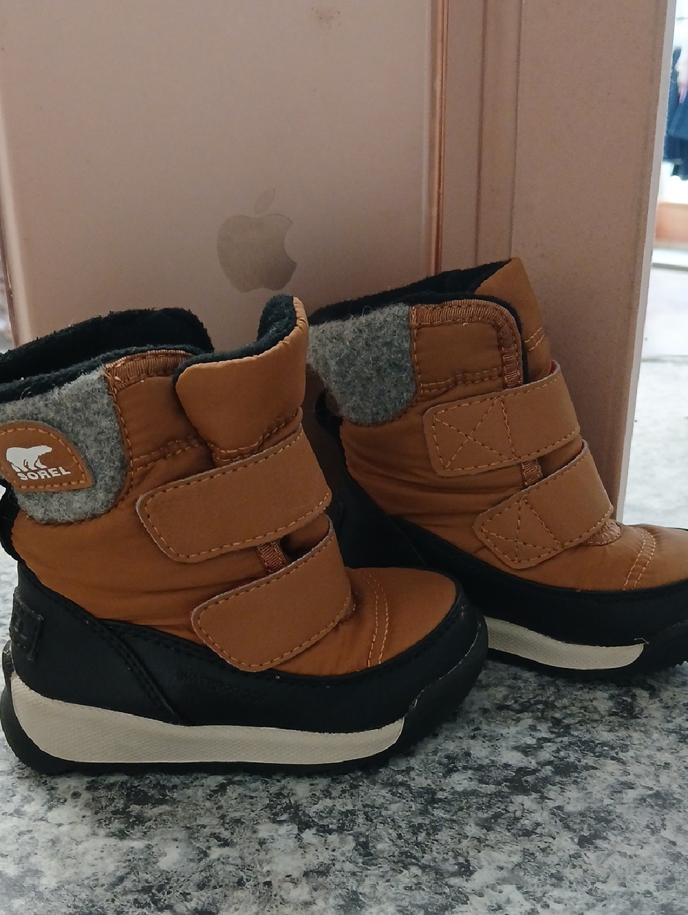 Sorel Kids Tan and Black Winter Boots with Gray Cuff Sz 5
